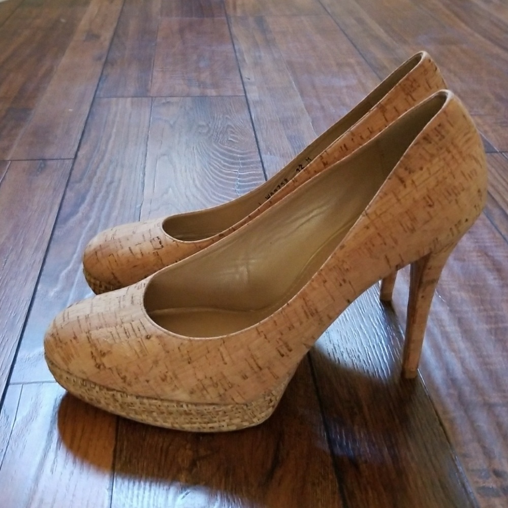 Stuart Weitzman sz 12 cork pumps high 4" heels